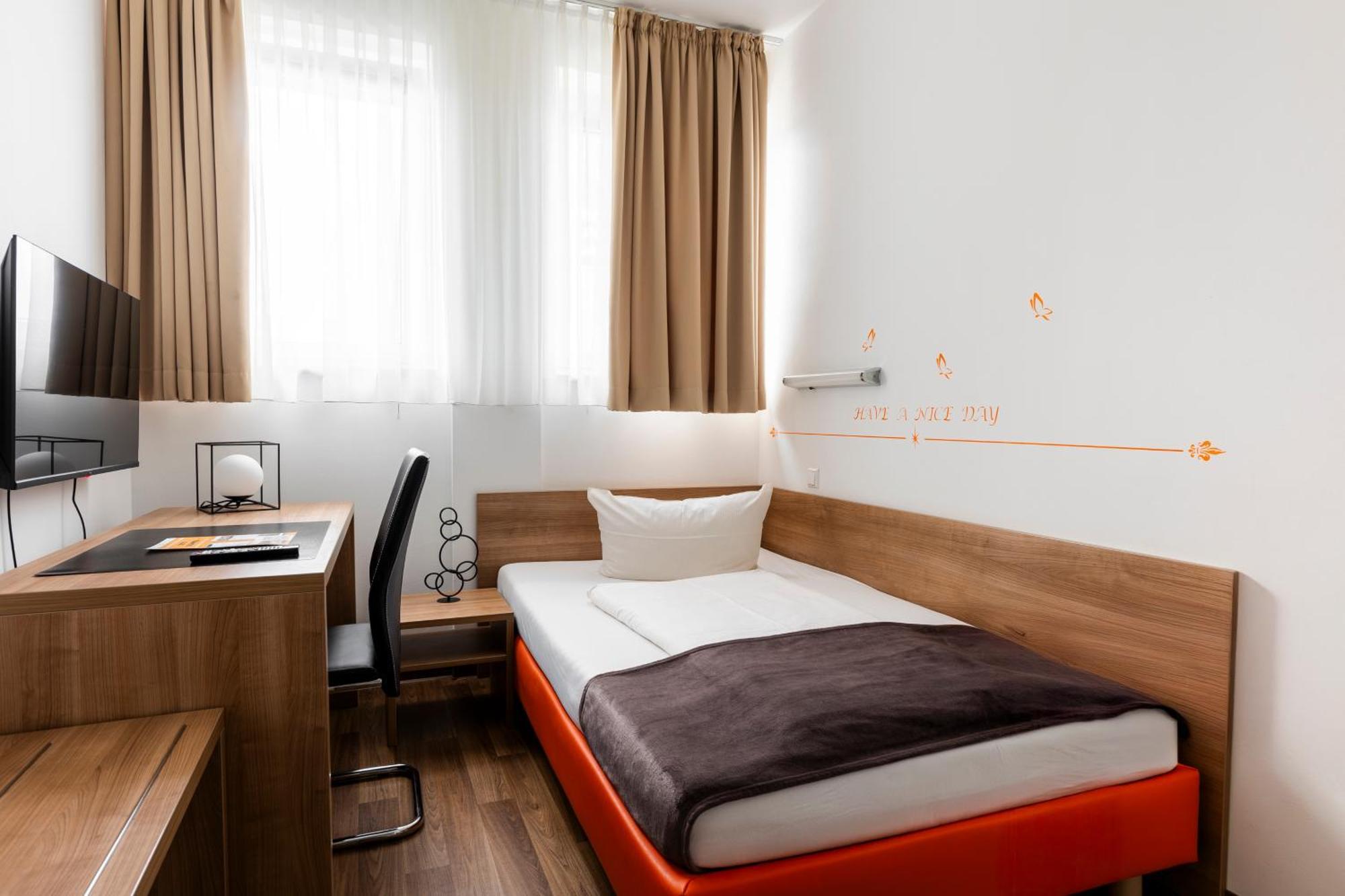 Orange Hotel Und Apartments Neu-Ulm Exterior photo