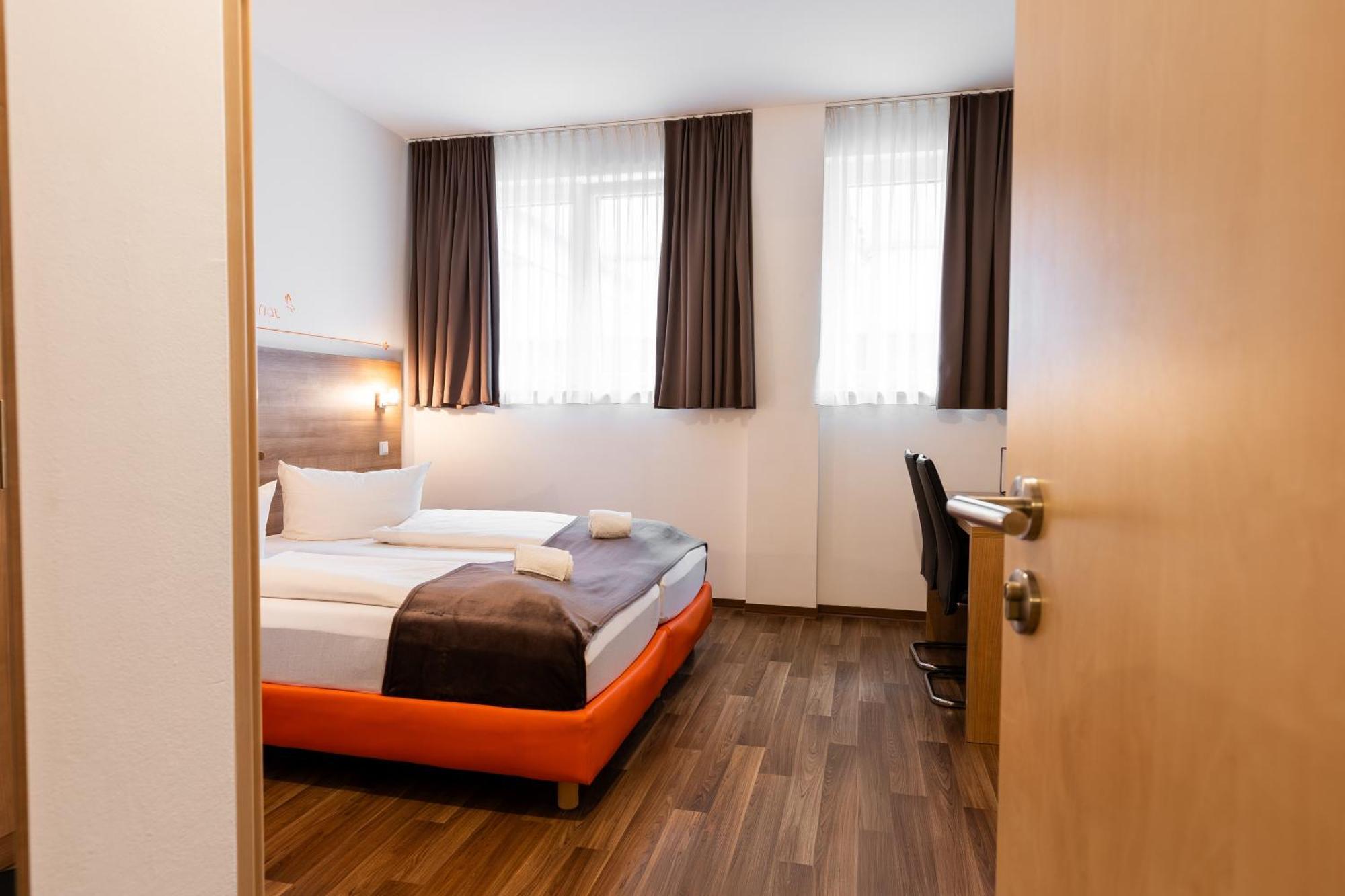 Orange Hotel Und Apartments Neu-Ulm Exterior photo